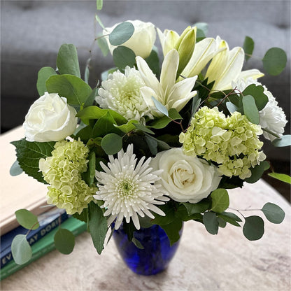 Snowy Dreams Bouquet –  Grand Flowers/irish Rose, Novi MI