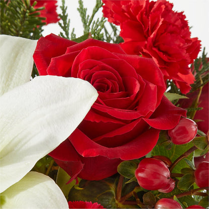 Oh So Jolly Bouquet –  Grand Flowers/irish Rose, Novi MI