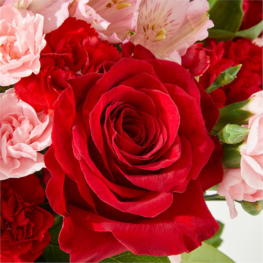 Candy Kisses Bouquet –  Grand Flowers/irish Rose, Novi MI