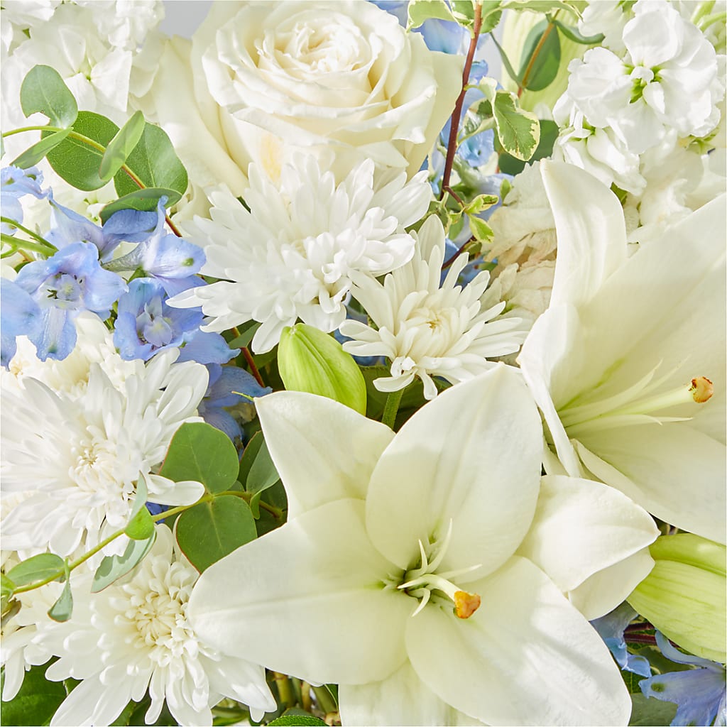 Peace of Mind Bouquet –  Grand Flowers/irish Rose, Novi MI