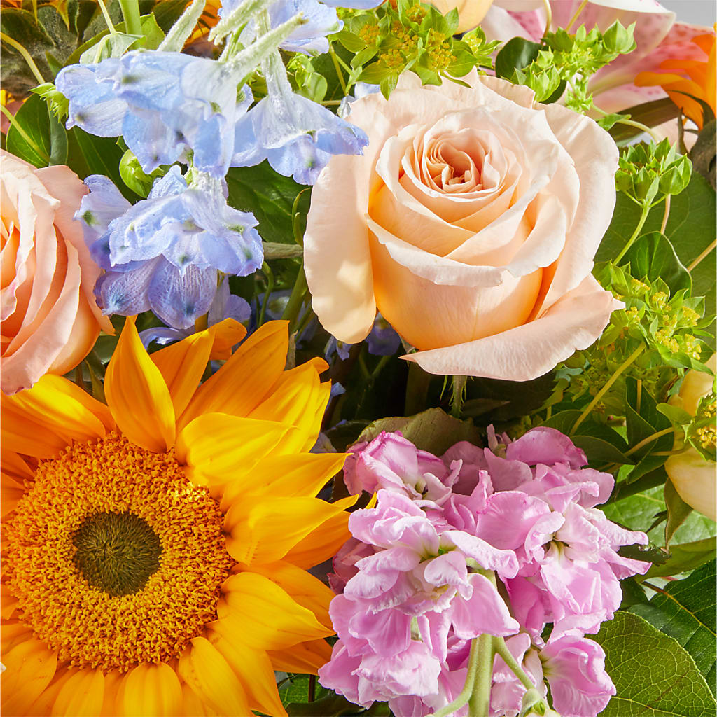 Dreamy Meadows Bouquet –  Grand Flowers/irish Rose, Novi MI
