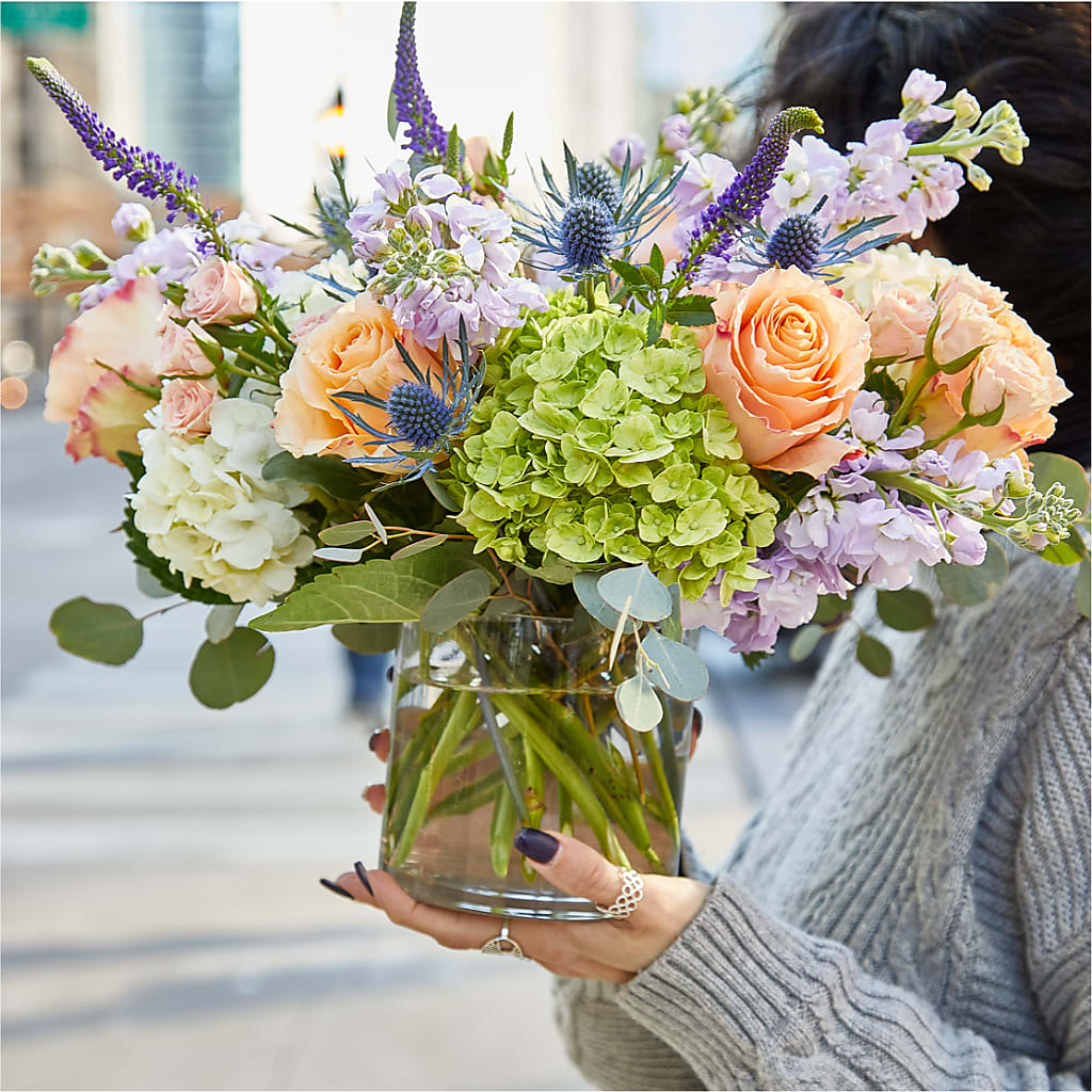 Porch Swing Bouquet –  Grand Flowers/irish Rose, Novi MI