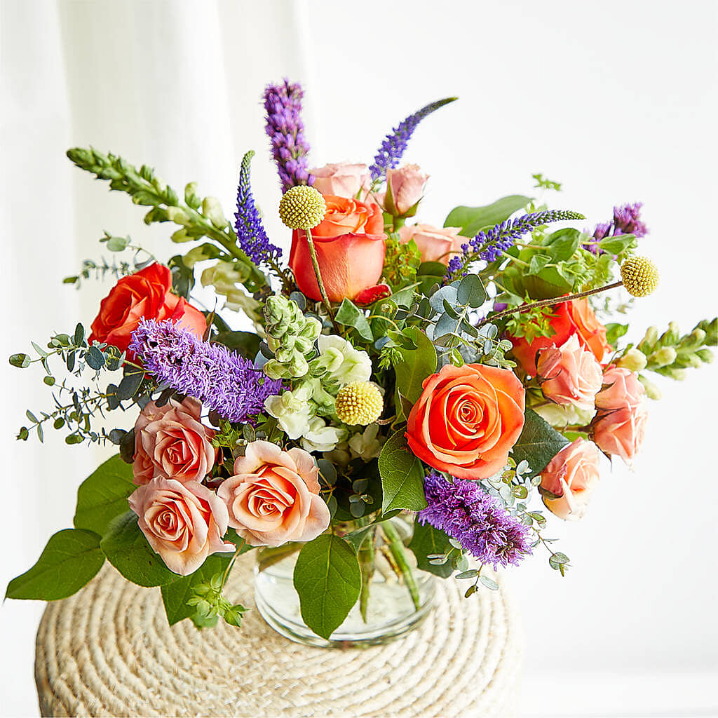 The Standout Bouquet –  Grand Flowers/irish Rose, Novi MI