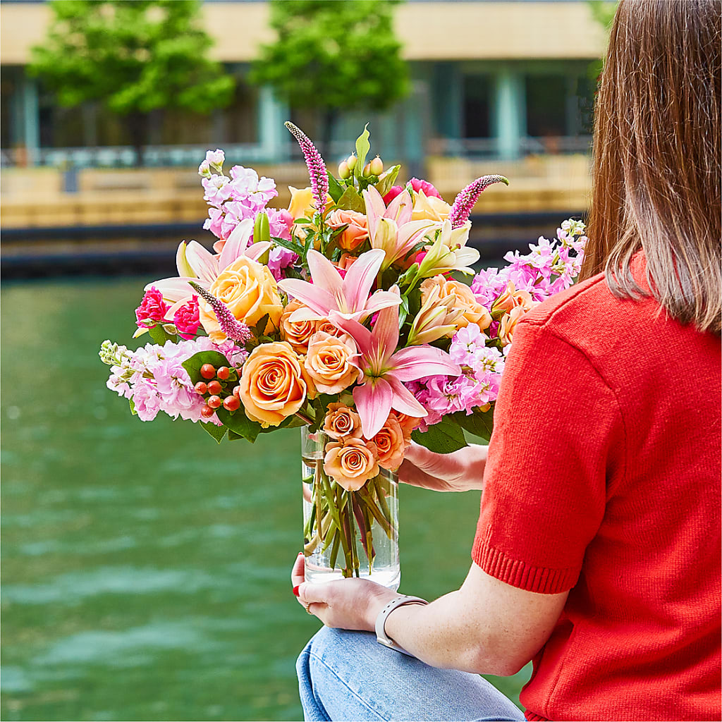 Bisous Bouquet –  Grand Flowers/irish Rose, Novi MI