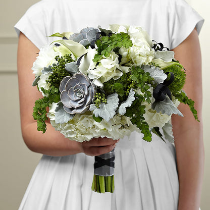 Sweet Innocence Bouquet –  Grand Flowers/irish Rose, Novi MI